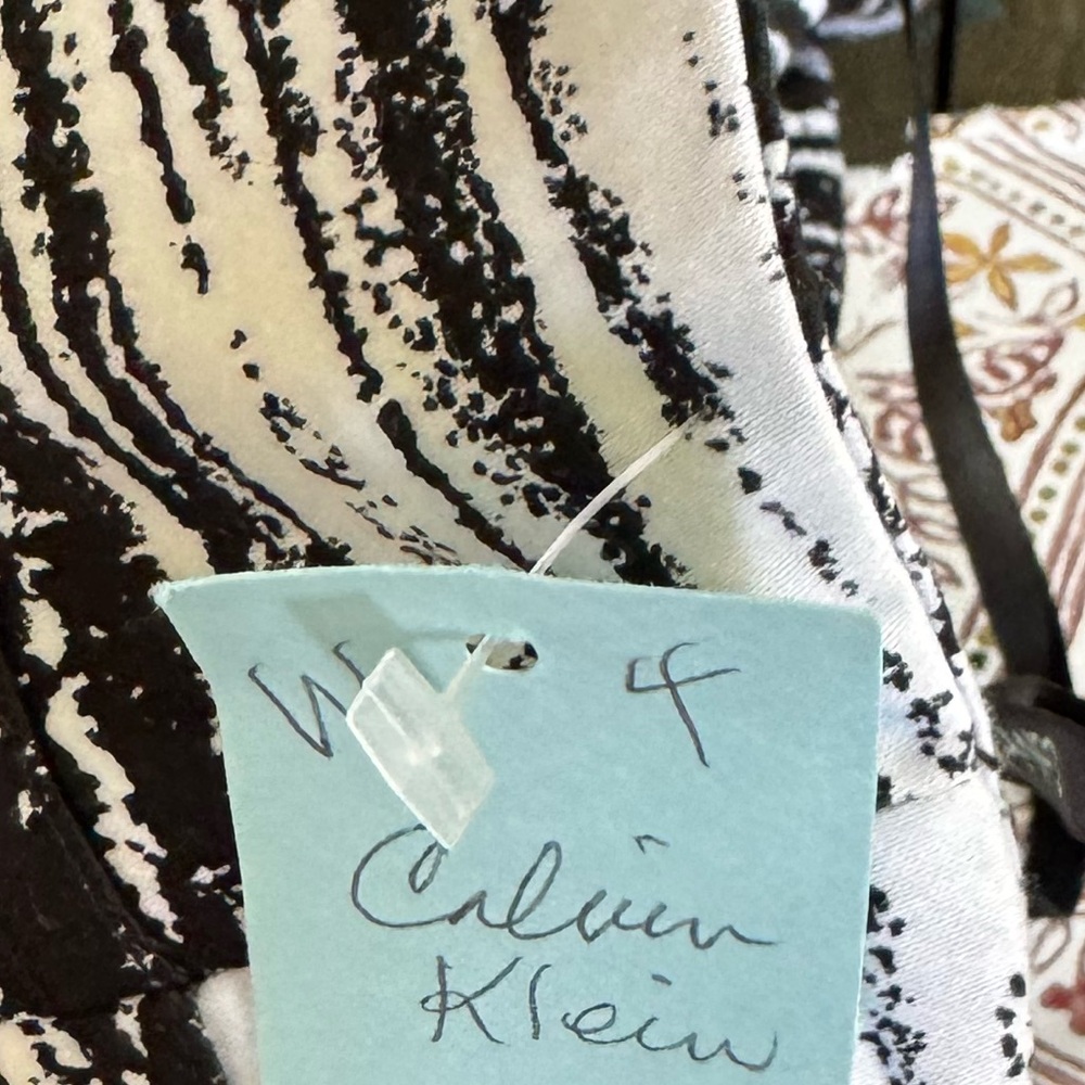 Calvin Klein Strapless Black & White with Pockets - Picture 15 of 16